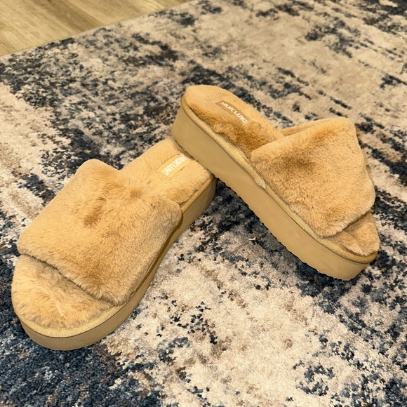 Musk Luks Kirstey Slide- Irish Cream - Picture 6 of 10